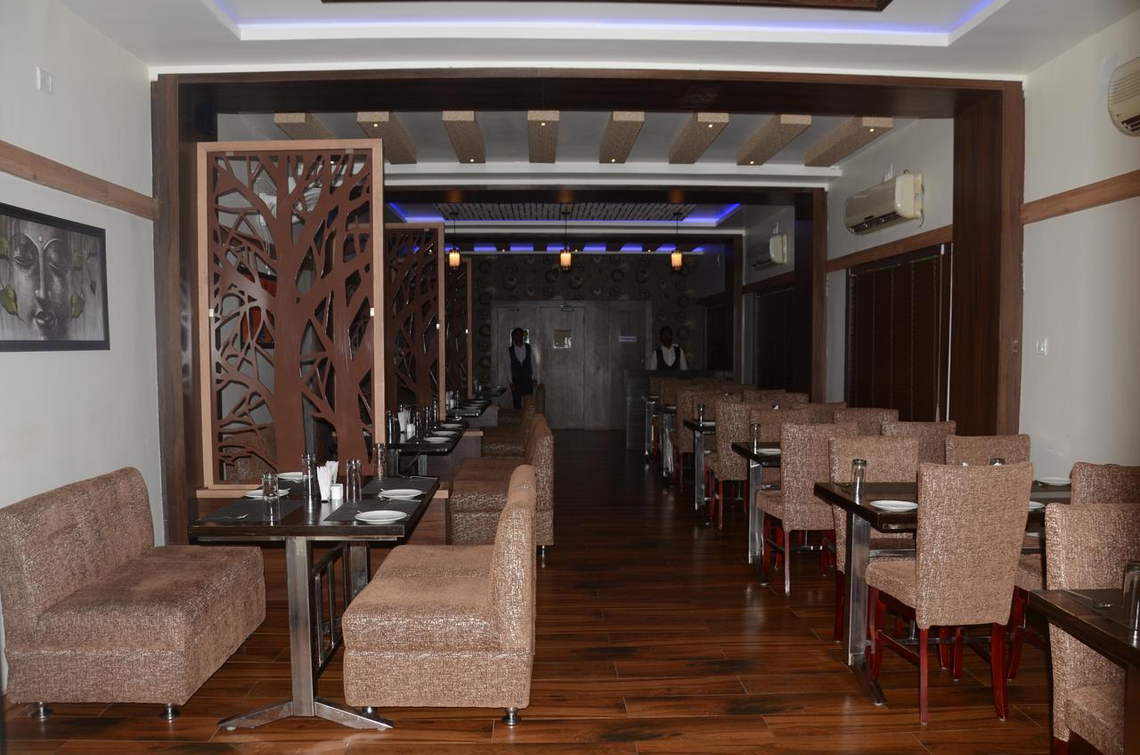 Hotel Triveni Balangir Exteriér fotografie