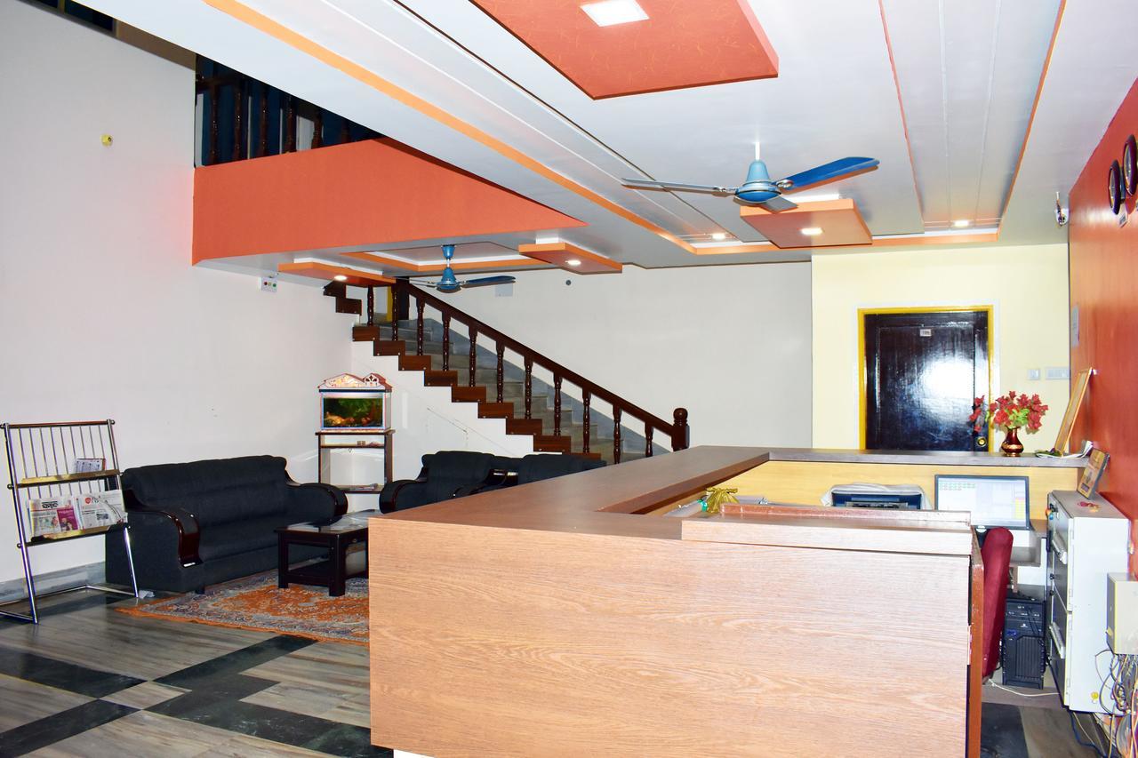 Hotel Triveni Balangir Exteriér fotografie